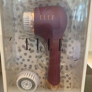ELLE FACIAL Cleansing brush
